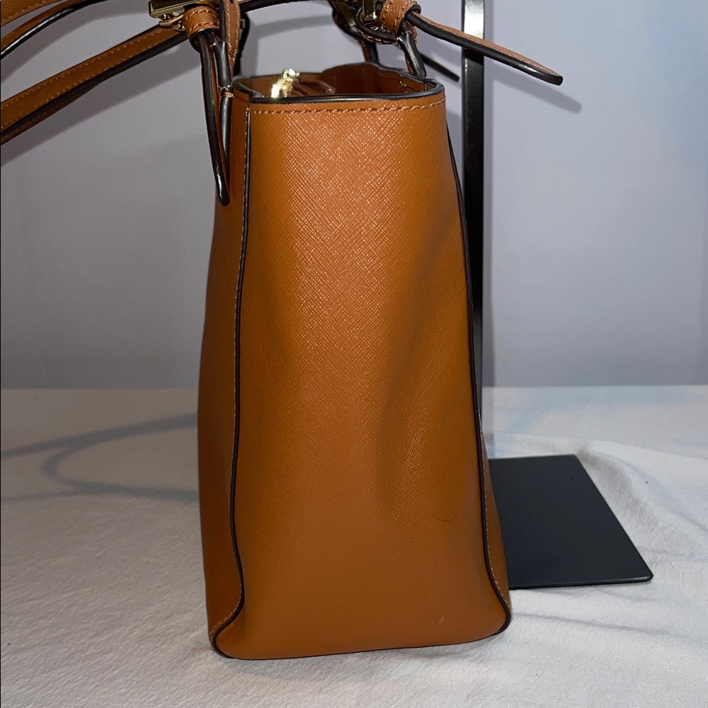 Tory Burch Medium Buckle York Tan Leather Tote - Picture 5 of 17